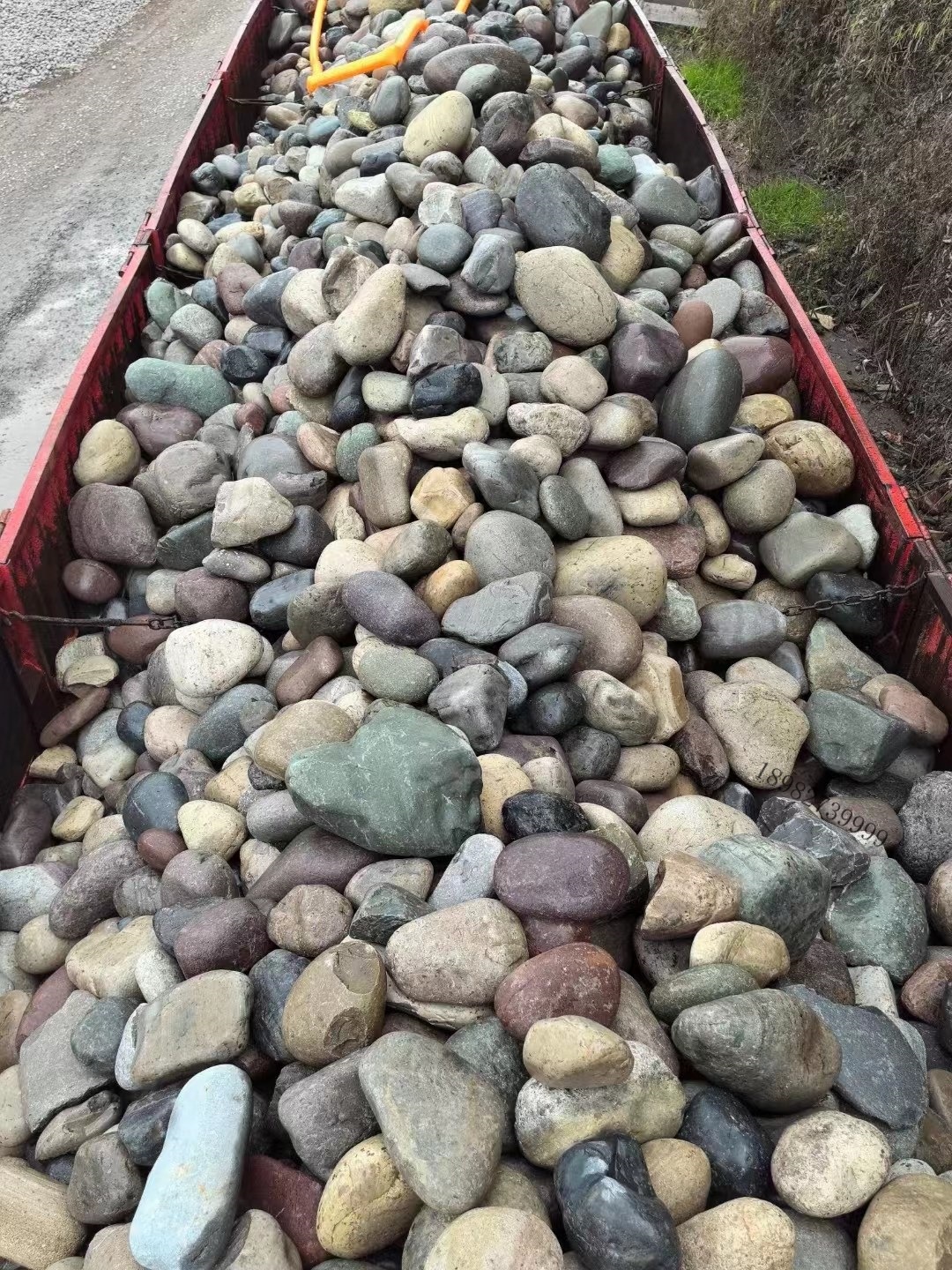 四川乐山鹅软石上画画普洱小鹅暖石厂