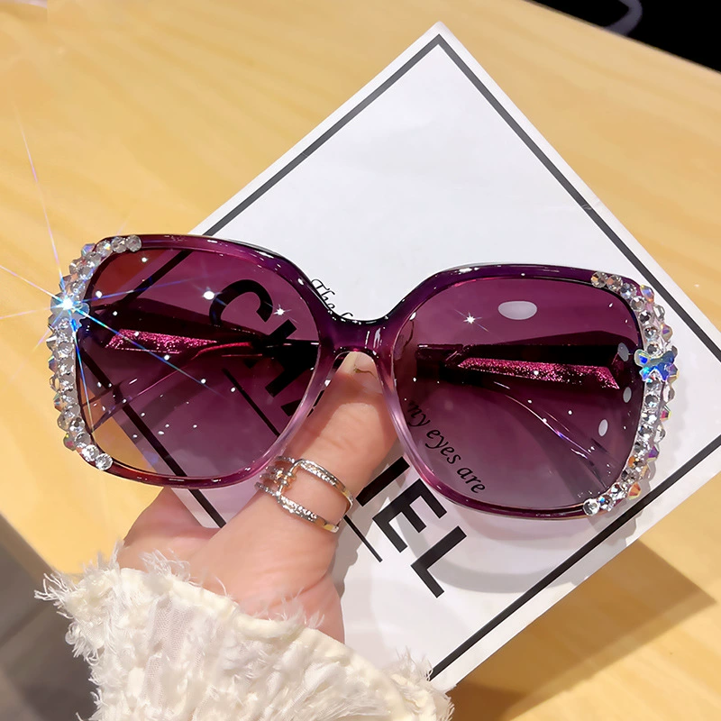 Женские солнцезащитные очки с защитой от солнца 2025 года, стильные поляризованные тонкие очки с высокими стразами, модные новые UV-очки, стильные и сексуальные.