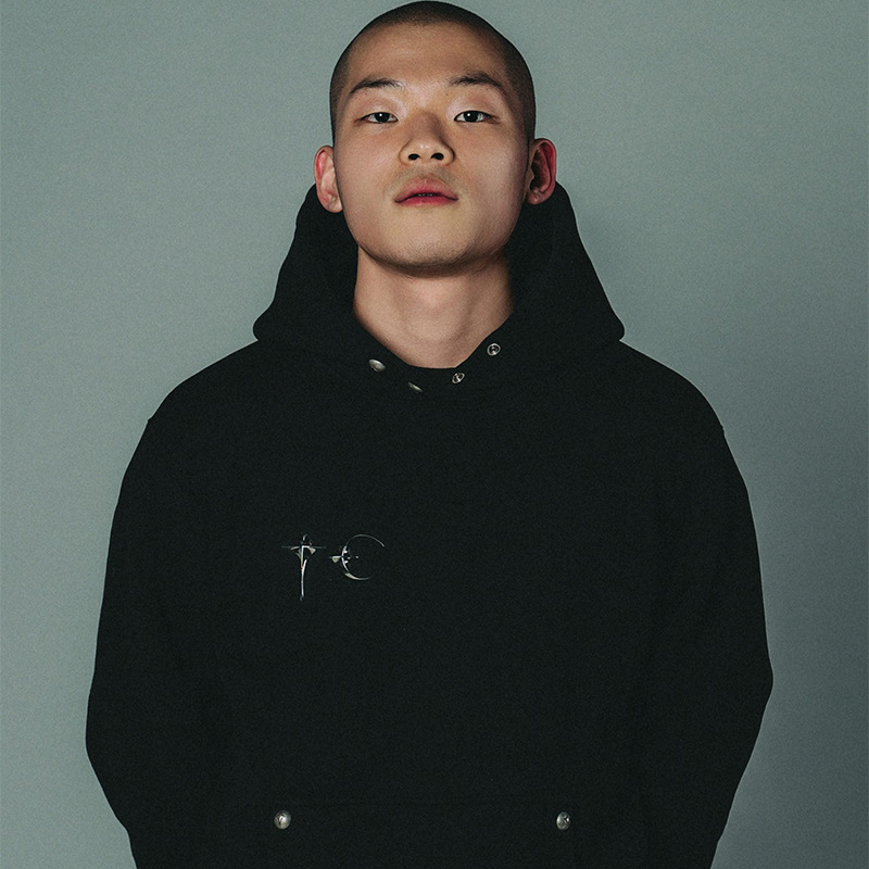 Heavyweight Thug Club Park Jae-bum Star Moon Metal Design Cleanfit Hooded