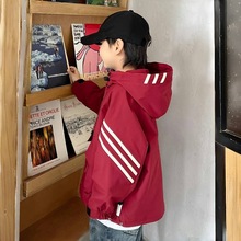 男童秋装红色冲锋衣2025新款儿童秋季外套潮痞帅大童风男孩春秋款