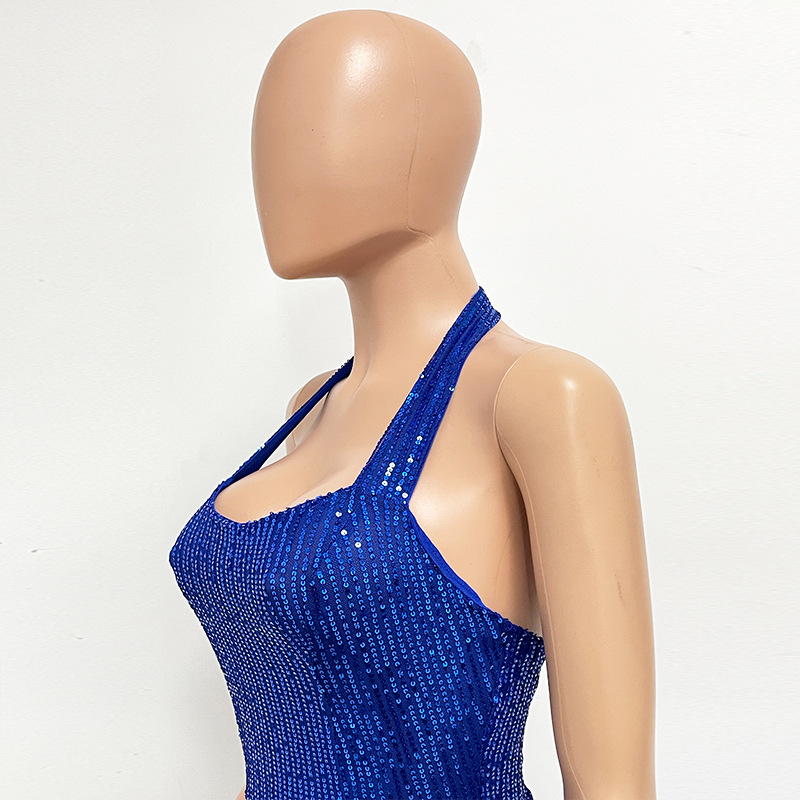 Cocktailjurk voor dames met split pailletten en halterstijl_voghion.com