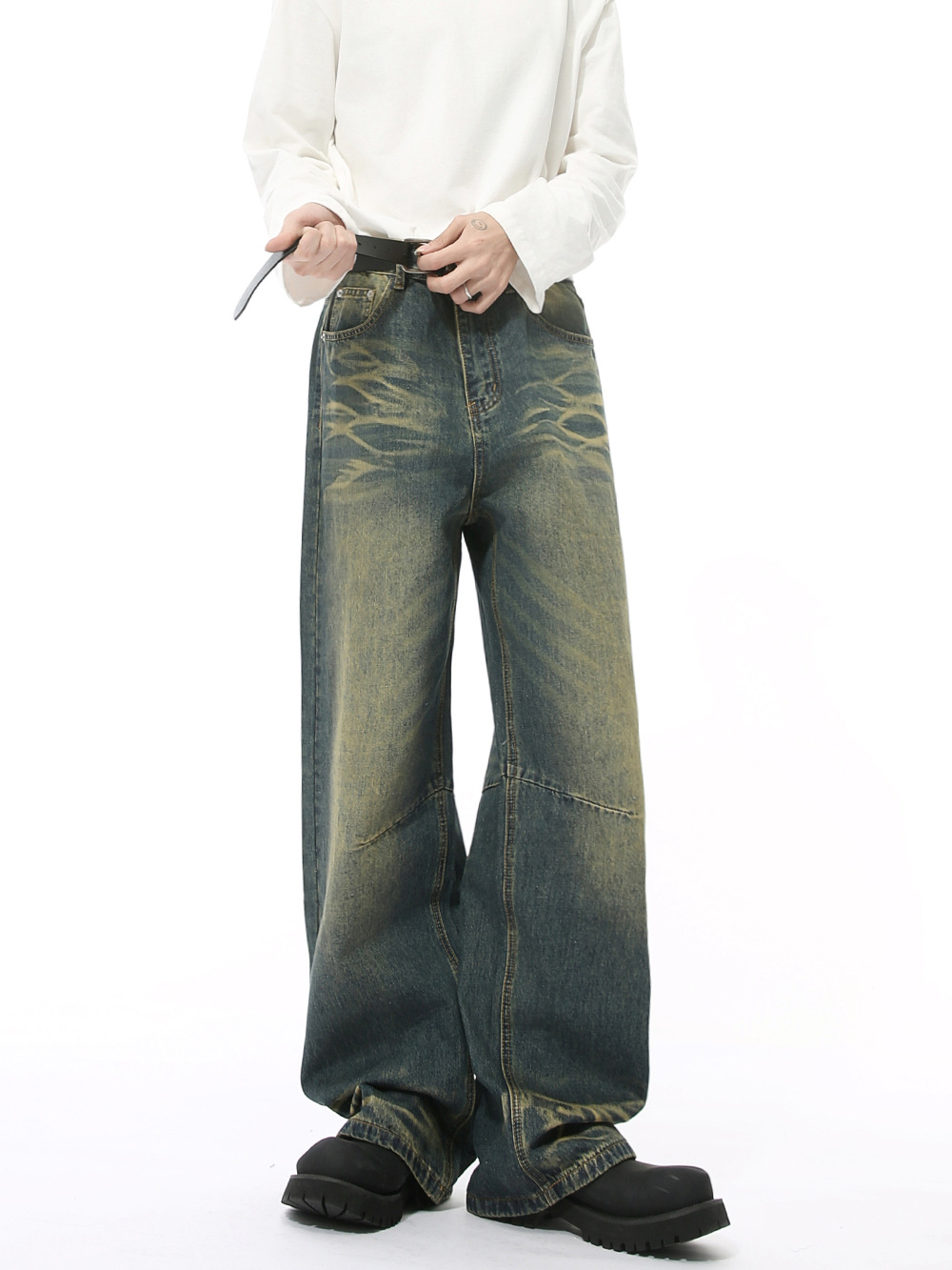 MTLCLOTHES Hombres| Nuevos productos de invierno retrógrados de diseño corrugado de agua vieja elegante jeans casuales