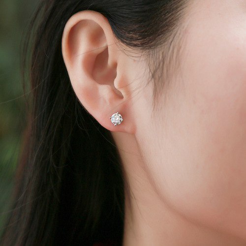 Earrings S925 silver moissanite four-claw earrings simple silver jewelry plated 18K gold earrings live delivery