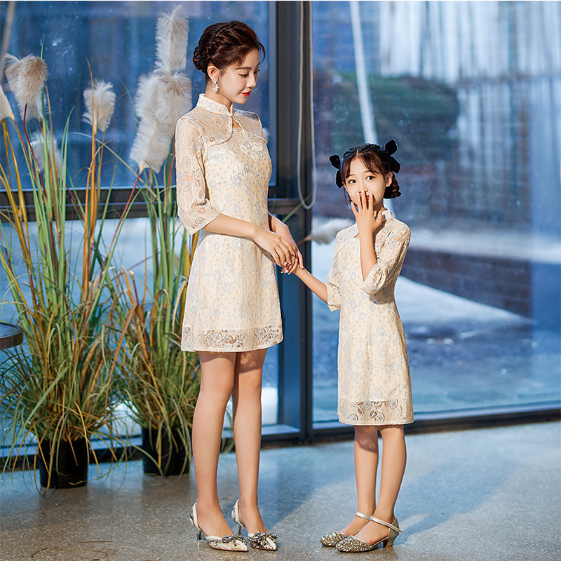Vestido de padres e hijos vestido de verano vestido cheongsam de las mujeres 2023 nuevo vestido de niña de manga grande cheongsam de encaje de alta gama