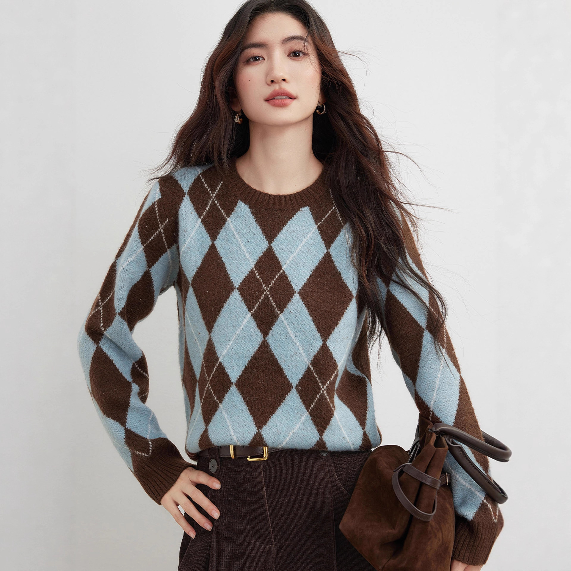 Trendy and Stylish Color-Blocked Diamond-Pattern Long-Sleeve Cashmere Sweater 2025 Winter Fashionable Versatile Round-Neck Pullover Knitwear