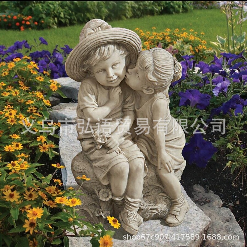 Cross-border new resin ornaments courtyard decoration gardening boys and girls boys and girls kiss statue crafts Gray