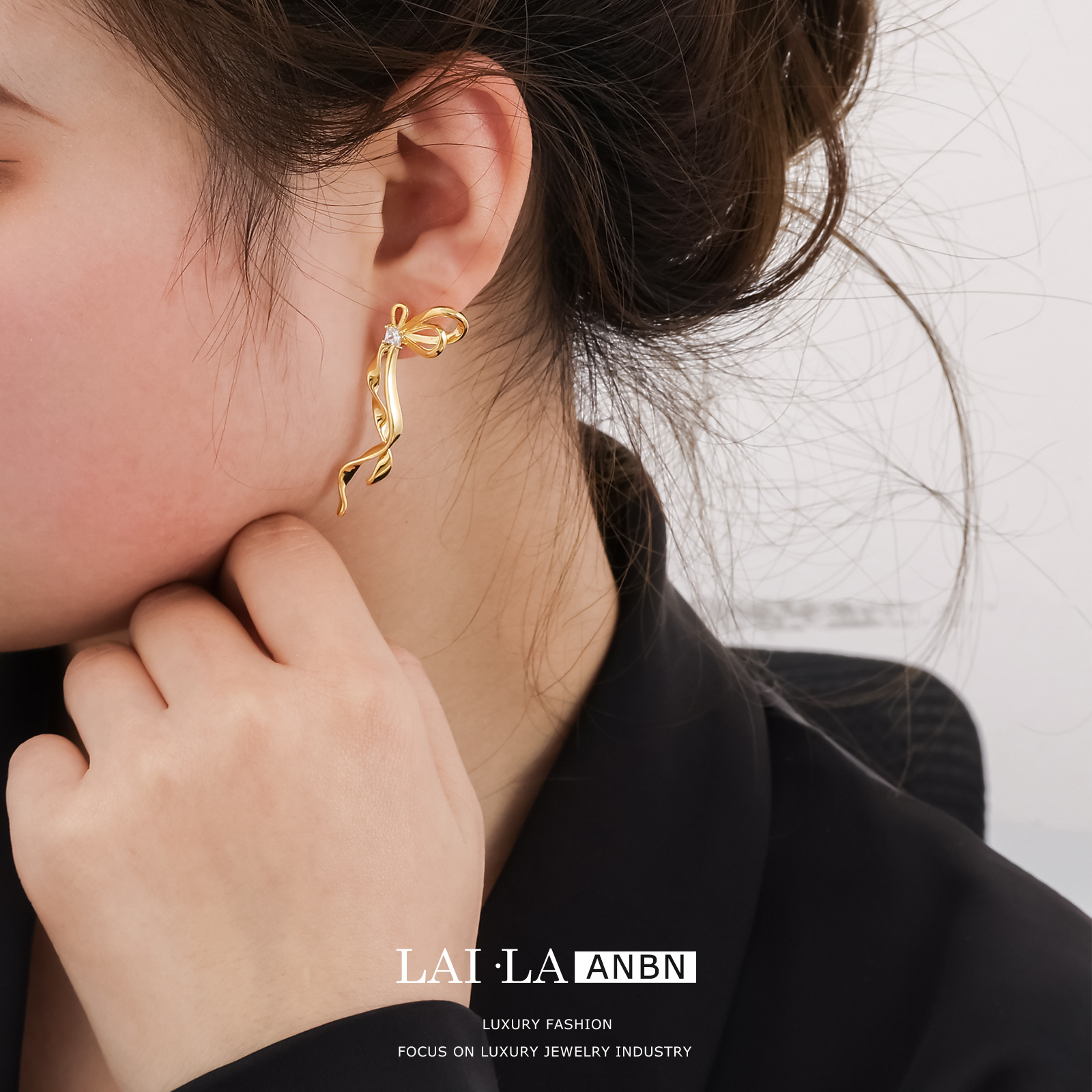 Cinta flexible de metal arco mosquito bobina oreja clip hembra earless pendientes de alto grado hembra zircon pendientes al por mayor