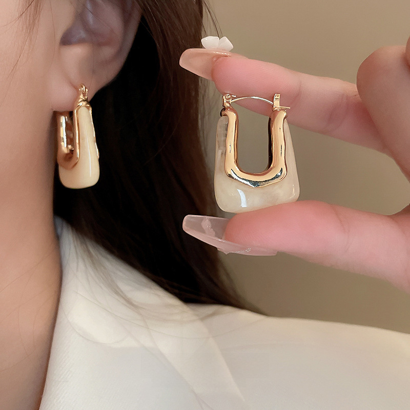 Retro elegant small universal earrings