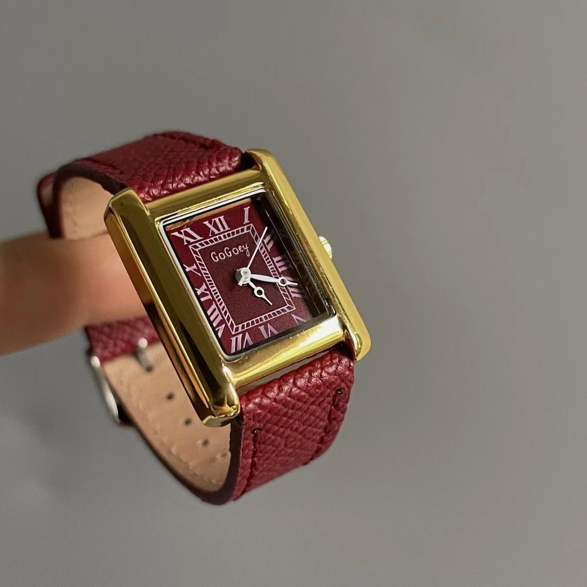 25 New Styles of Women's Watches with Leather Straps, Vintage Ancora Red High-End Niche Retro Student Party Light Luxury