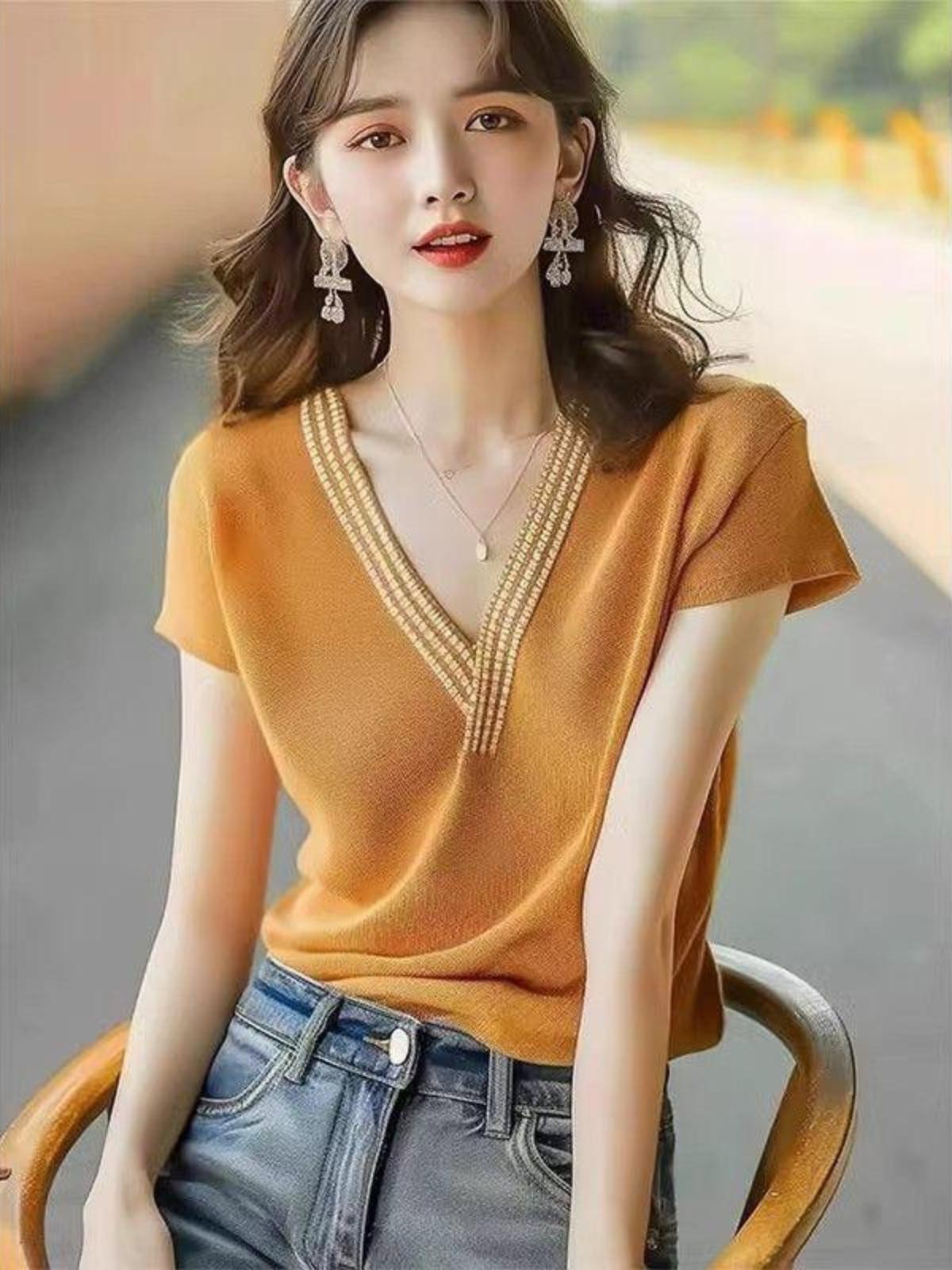 Áo thun nữ tay ngắn cổ chữ V chất liệu sợi băng mát mẻ — Màu cam chi tiết 2