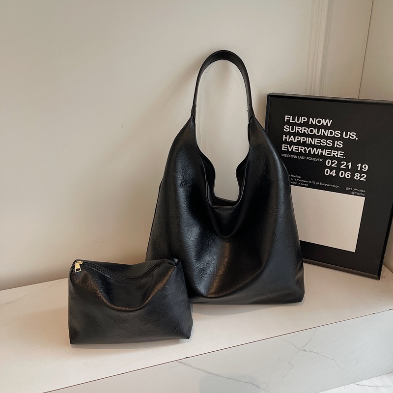 Fashionable shoulder bag