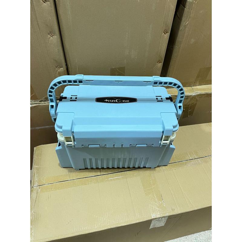 큰 맑은 하늘색