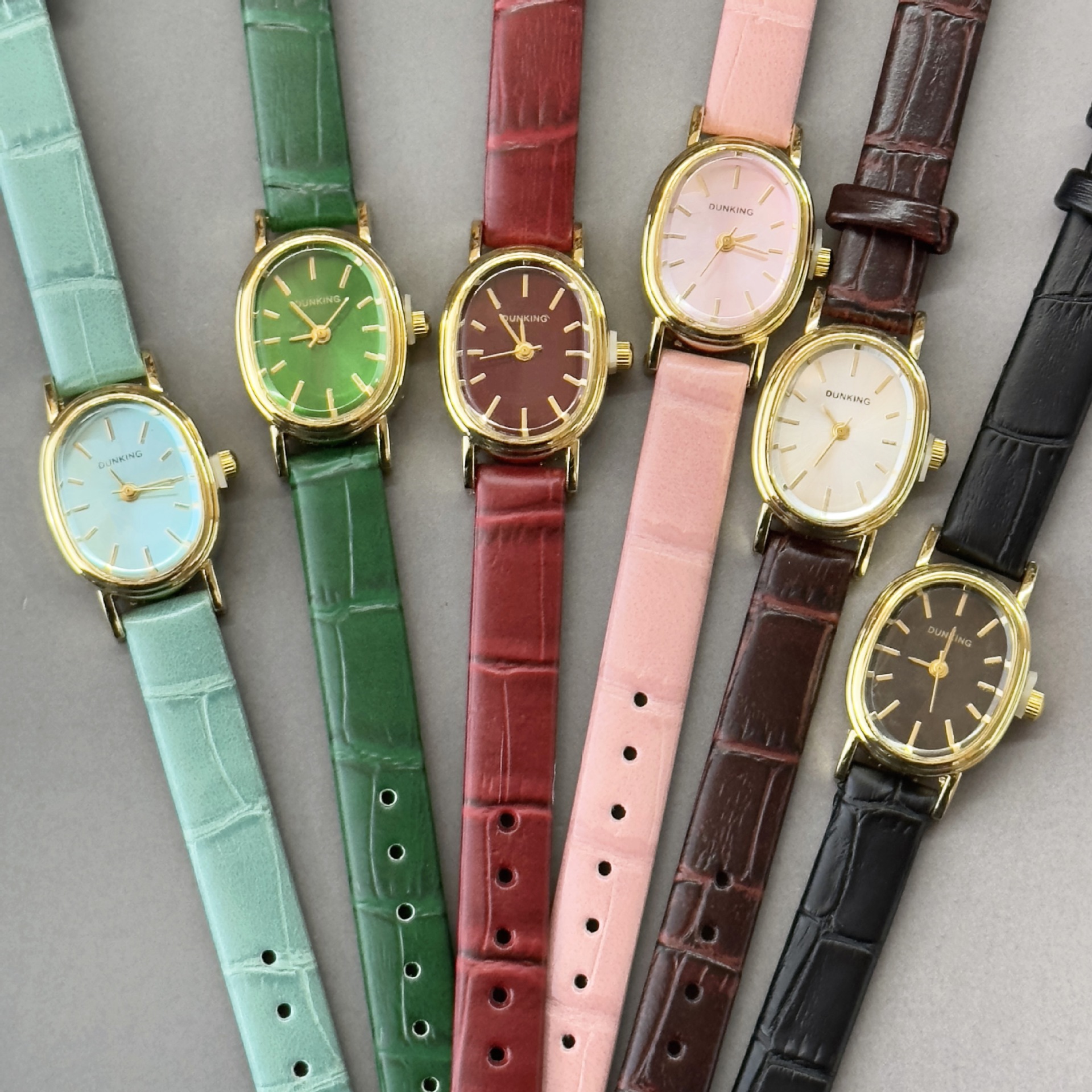 Oval-Shaped Leather Strap Watch for Female Students, High-End Aesthetic, Compact and Elegant, Women's Watch, Alloy Quartz Watch, Popular