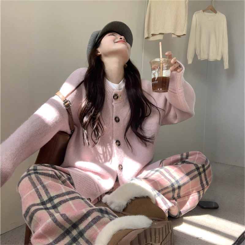 温柔气质甜酷风毛衣外套开衫+粉色格纹毛呢阔腿裤两件套女秋冬|undefined