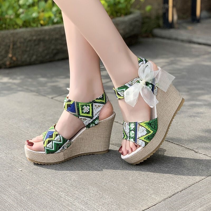 Plus-Size Women's Shoes Size 41 for Wide Feet, New Bohemian Floral Fashion Lace-Up Thick-Soled High-Heeled Sandals Plus-Size Women's Shoes Size 41 for Wide Feet, New Bohemian Floral Fashion Lace-Up Thick-Soled High-Heeled Sandals