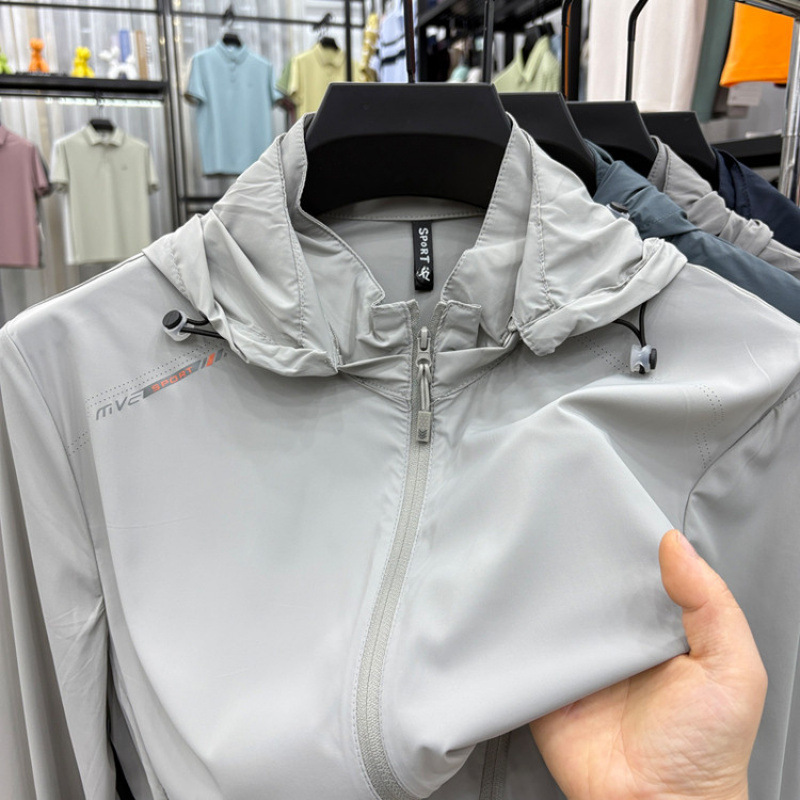 2025 ropa de protección solar de verano nuevos productos para hombres, sin costuras, moda con capucha, nueva ropa de piel para jóvenes y de mediana edad para hombres