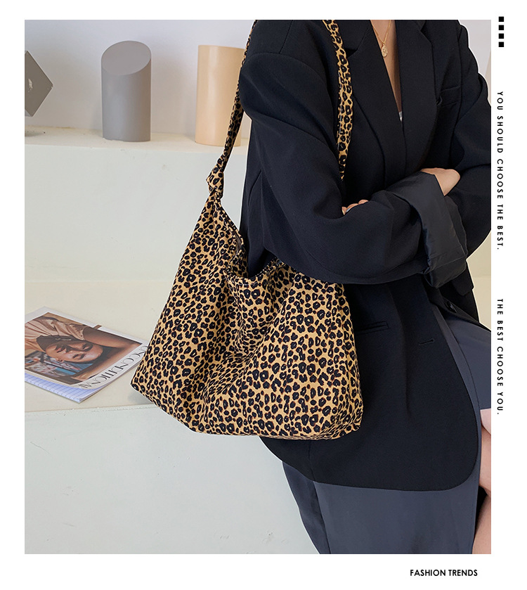 2024 new small leopard print shoulder shopping fashion canvas women's handbag stylish armpit bag_voghion.com