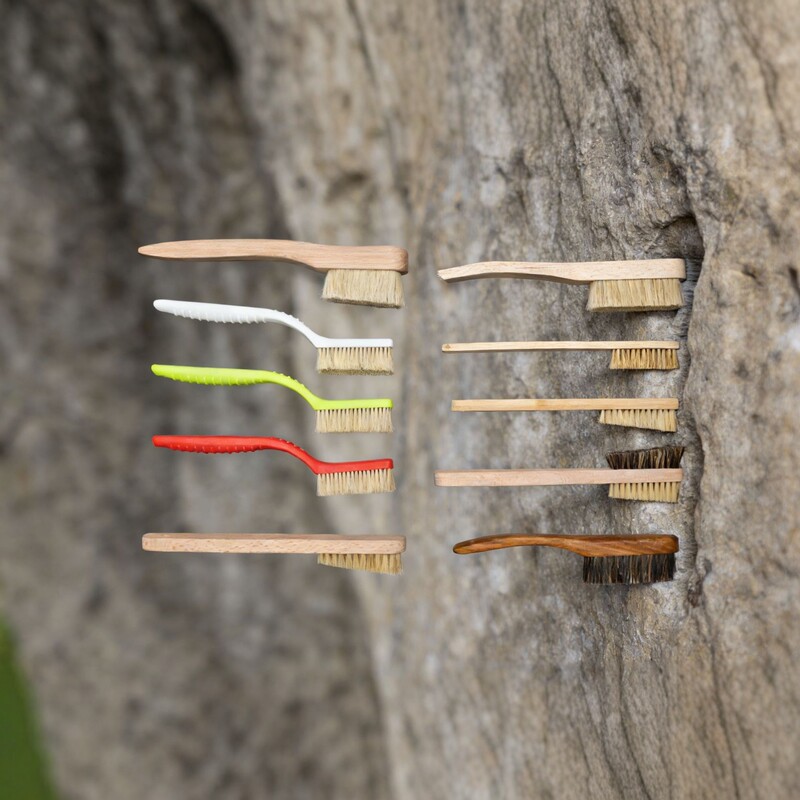 Rock Climbing Brush, Solid Beech Wood Wild Boar Bristle Climbing Cleaning Brush, Bouldering Brush, Sturdy and Durable, Can Be Laser-Engraved with Logo Rock Climbing Brush, Solid Beech Wood Wild Boar Bristle Climbing Cleaning Brush, Bouldering Brush, Sturdy and Durable, Can Be Laser-Engraved with Logo