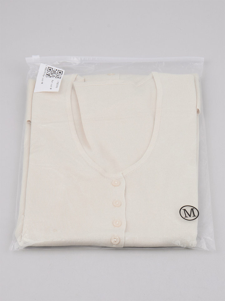 Đầm ngắn dáng chữ A cổ V sâu cài khuy một hàng, tay ngắn dệt kim, eo cao tôn dáng — 100% viscose, Có sẵn đủ màu, đủ size, trọng lượng: 290g, Màu be, Màu kaki chi tiết 24