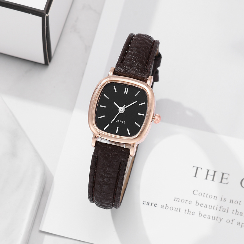 Nuevo fabricante de relojes cuadrados personalidad simple retro estudiante dama cinturón de cuarzo reloj de mujer