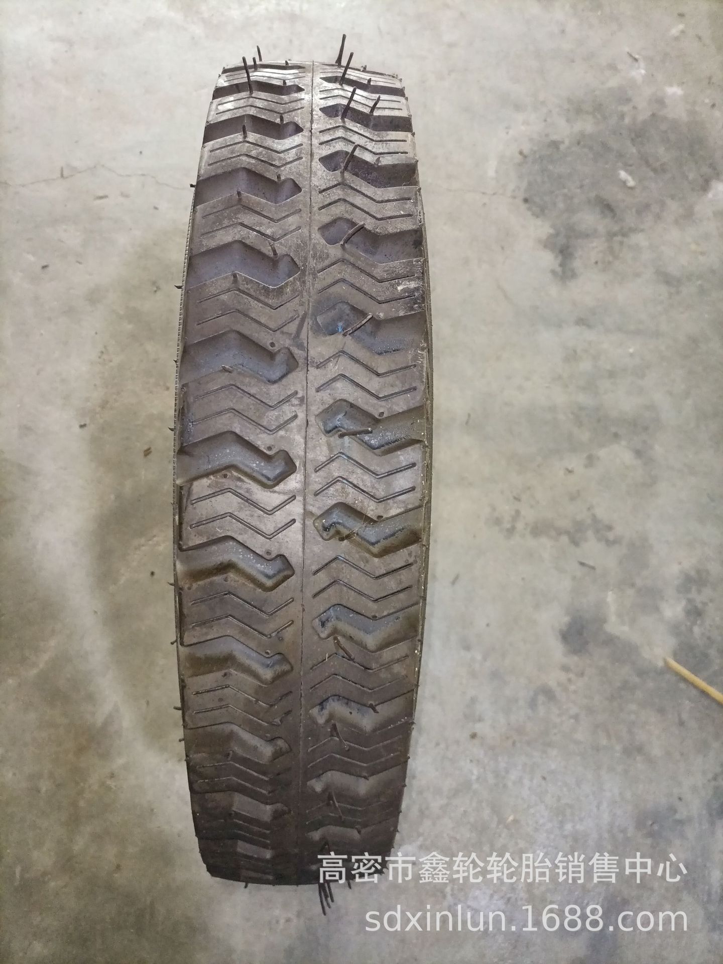 长期供应6.00-13 6.00R14 6.00R15 6.50R16 7.00R16粗花纹载重胎