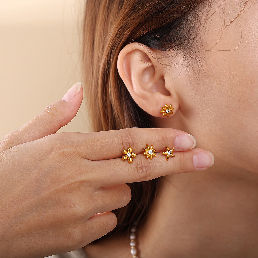 Stud Earrings Stainless Steel Delicate Small Sweet Flower Love Diamond Earrings_voghion.com