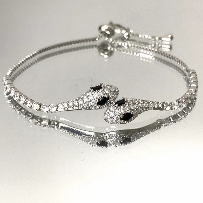 Brazalete de serpiente con circonitas para mujer elegante_voghion.com