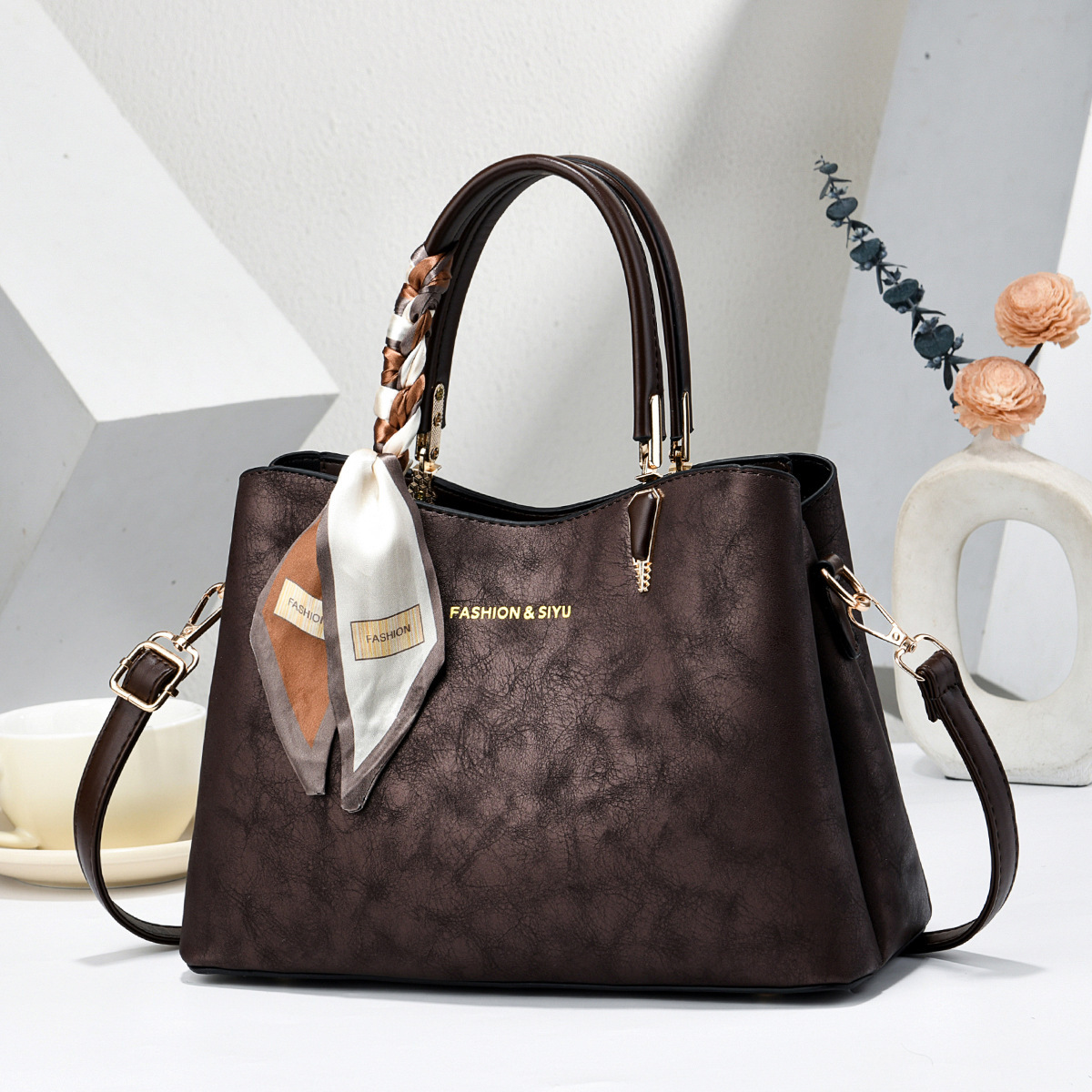 2026 nueva tendencia de madres de mediana edad bolsas de mano de estilo nacional de gran capacidad para viajar bolsas de hombro al por mayor