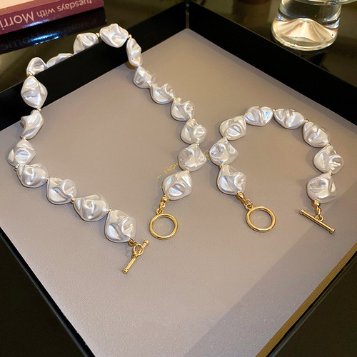 Irregular Baroque Imitation Pearl Necklace for Women Design Niche Necklace Clavicle Chain Exaggerated New Accessories