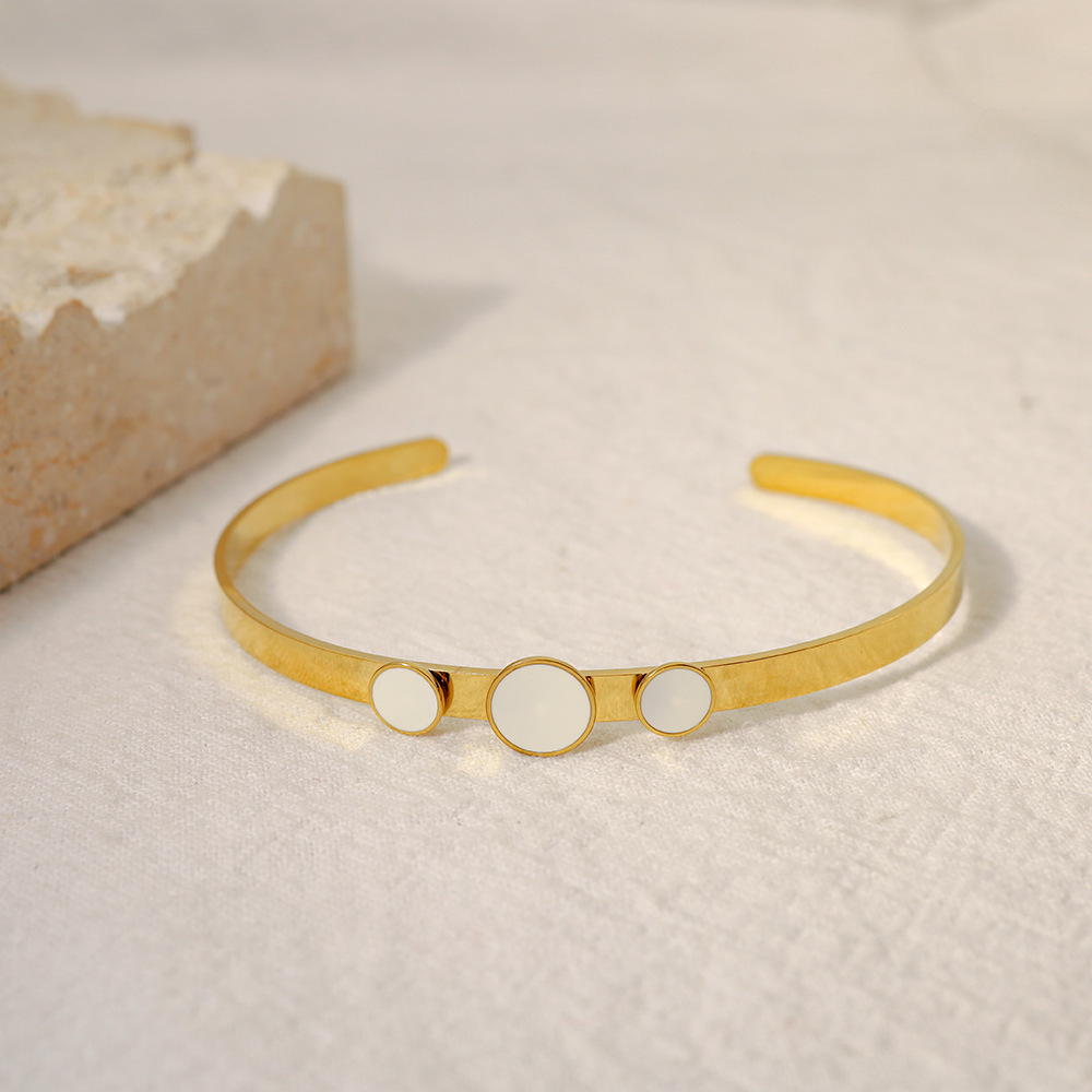 Oferta especial experiencia europea y americana joyería de acero titanio vacío galvanoplastia no decoloración no alérgica joyería pendientes collar fábrica al por mayor