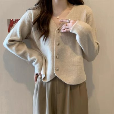 New autumn and winter casual Korean style simple V-neck single-breasted breathable knitted cardigan long-sleeved tops for women