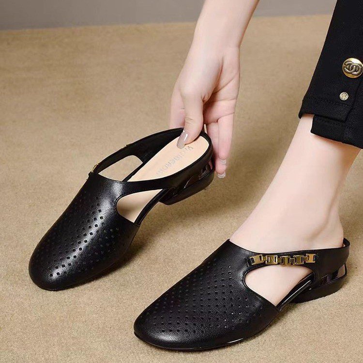 Europa y los Estados Unidos de la misma marca de remaches de metal hebilla de moda sexy zapatillas de talón grueso nuevo perezoso zapatos casuales para mujeres