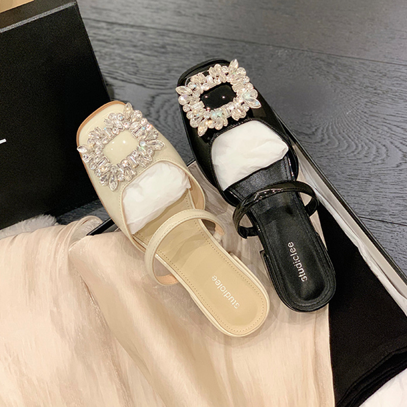 2022 verano nuevo rhinestone hebilla cuadrada boca baja punta cerrada talón grueso medio zapatillas desgaste exterior de las mujeres sandalias vacías