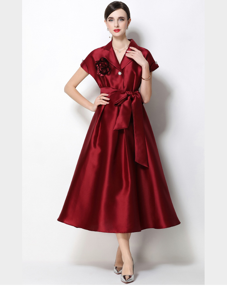 Đầm maxi nữ hoa nổi tay ngắn cổ vest thắt eo jacquard xòe — màu đen, Rượu vang đỏ, xanh lam, màu hồng đậm chi tiết 1