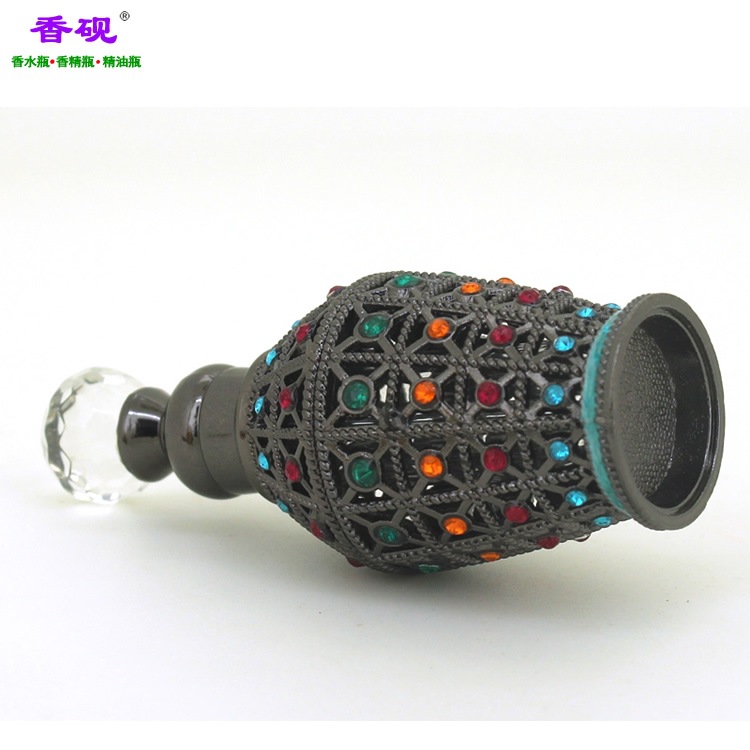 香砚亮黑色菠萝弹款香水瓶5.jpg
