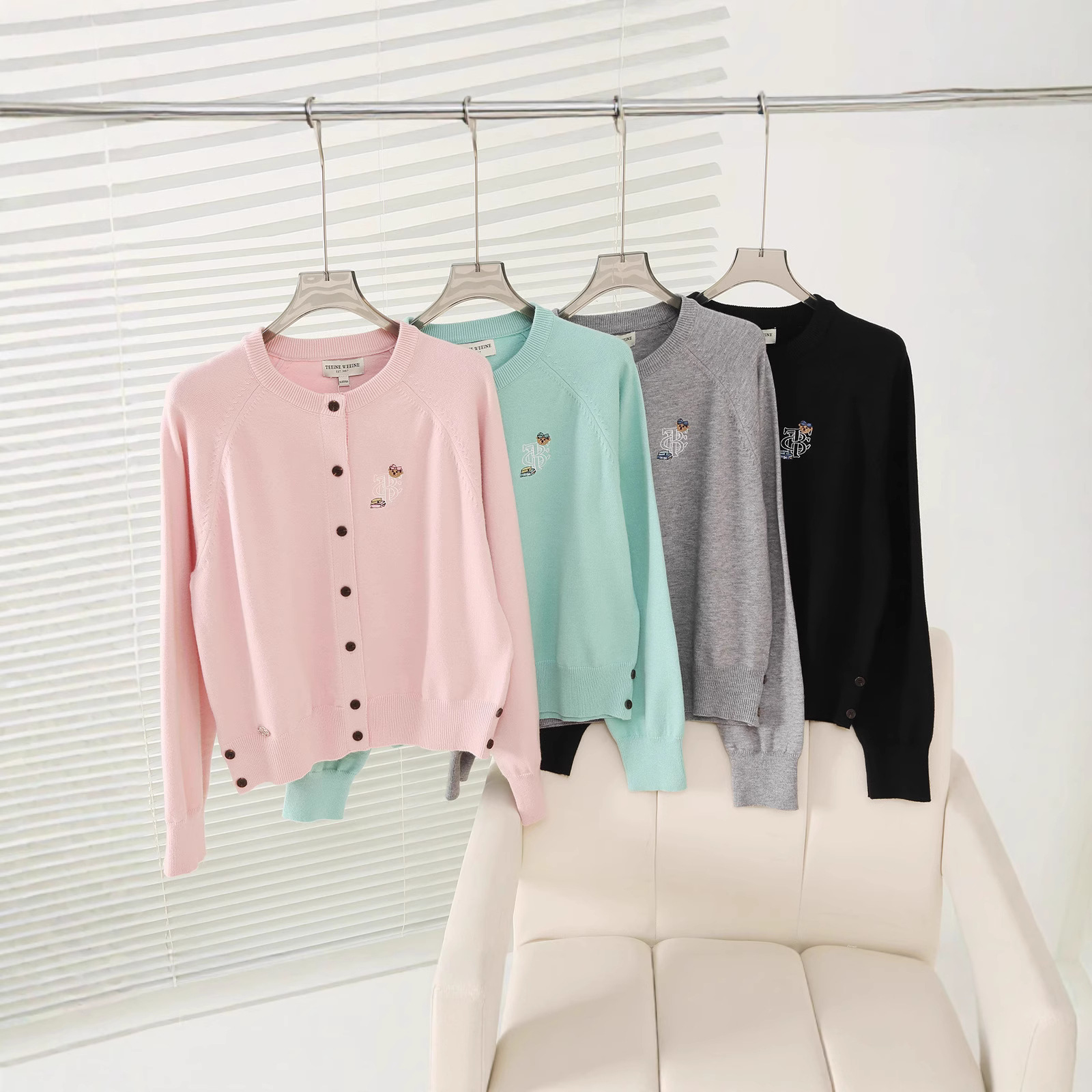 2025 New Autum Preppy Style Casual Embroider Simple Knitted Sweater Long-Sleeved Cardigan for Women Ttck257802P