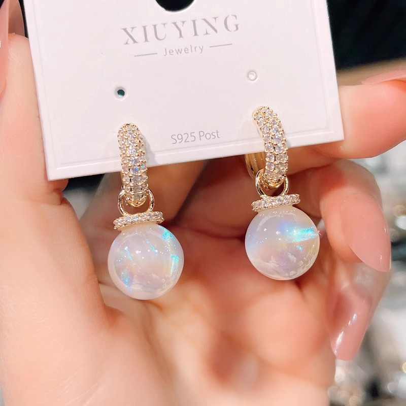 Fashionable artificial earrings
