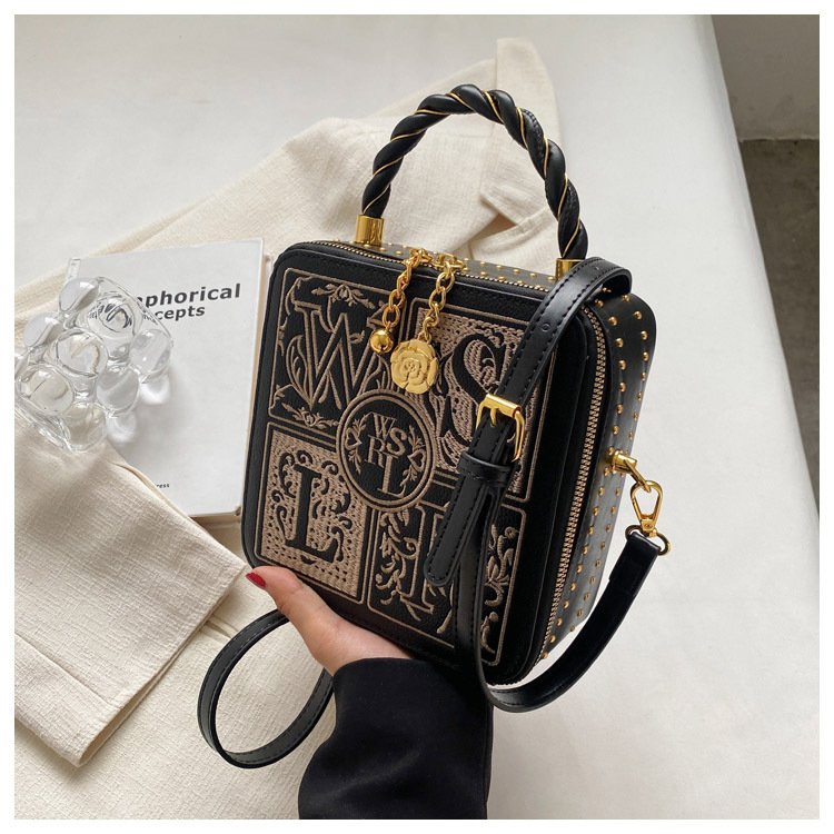 A New High-end Hand-held Embroidered Small Square Bag with A Niche Design. The Texture is Stylish and One Shoulder Diagonal Cross Box Bag_voghion.com