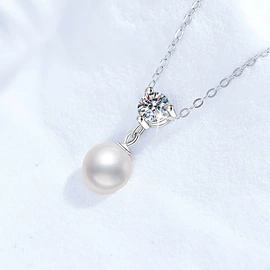 项链;耳钉;戒指