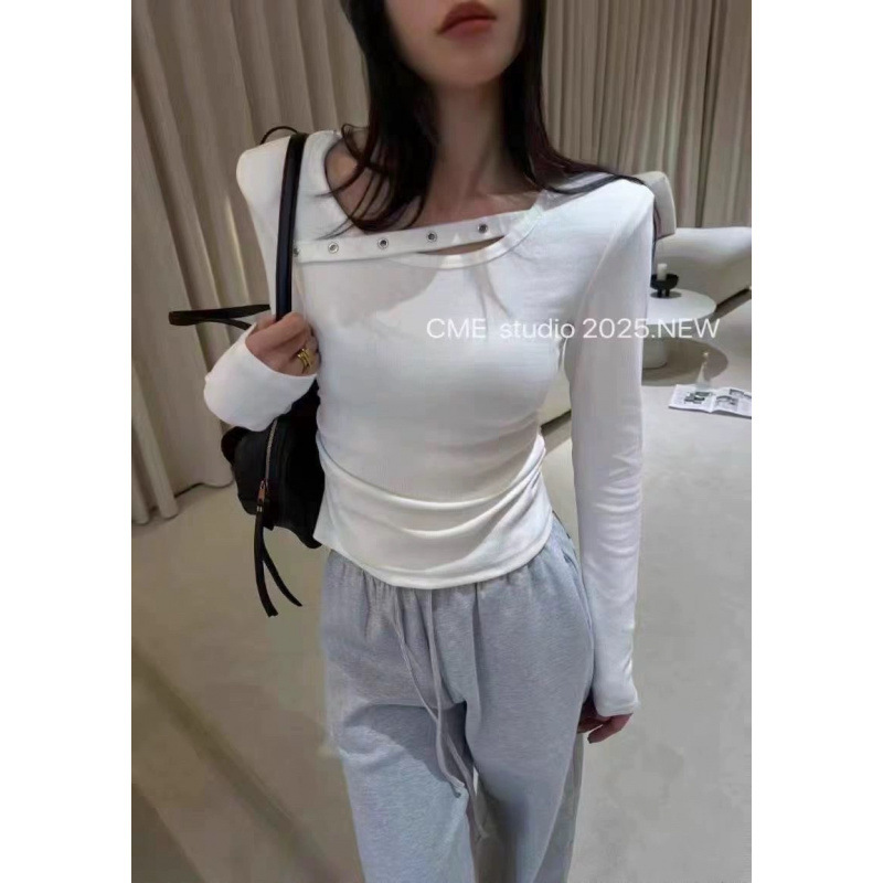 十三行2025秋季新款设计感气质斜领铆钉辣妹长袖T恤女修身短上衣