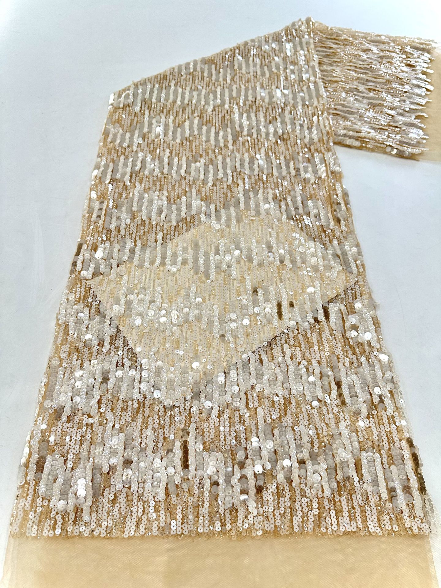 Transfronterizo nuevo cuentas de cuentas tubo de cuentas tela de bordado industria pesada Gaoding vestido de boda vestido de escenario tela de bordado de encaje
