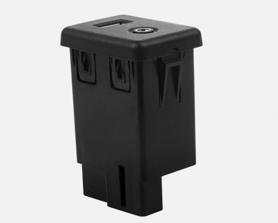 Cruze Malibu Regal USB Charging Socket Original Compatible Plug-And-Play Car Accessory