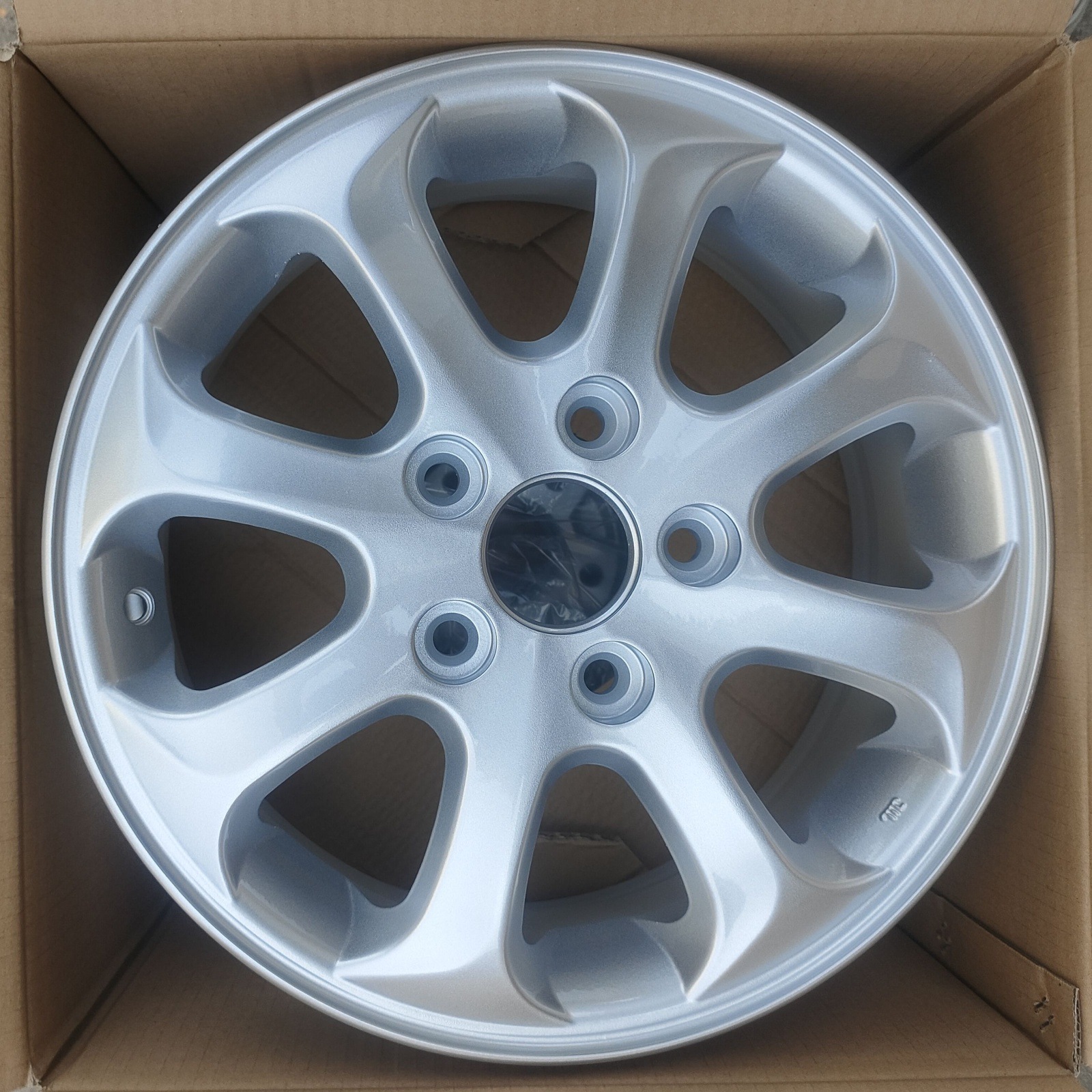 Suitable for Beijing Hyundai 15inch YueDong wheel rims, I30 Coupe, Lingxiang wheel rims, k703 aluminum alloy steel rims, brand new