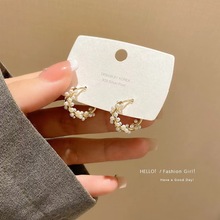 新款簡約藤蔓纏繞珍珠耳扣女韓國時尚文藝風小巧氣質S925銀針耳飾