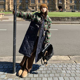 绿色格纹毛呢拼接翻领牛角扣棉服女冬新款学院风宽松长款棉衣外套