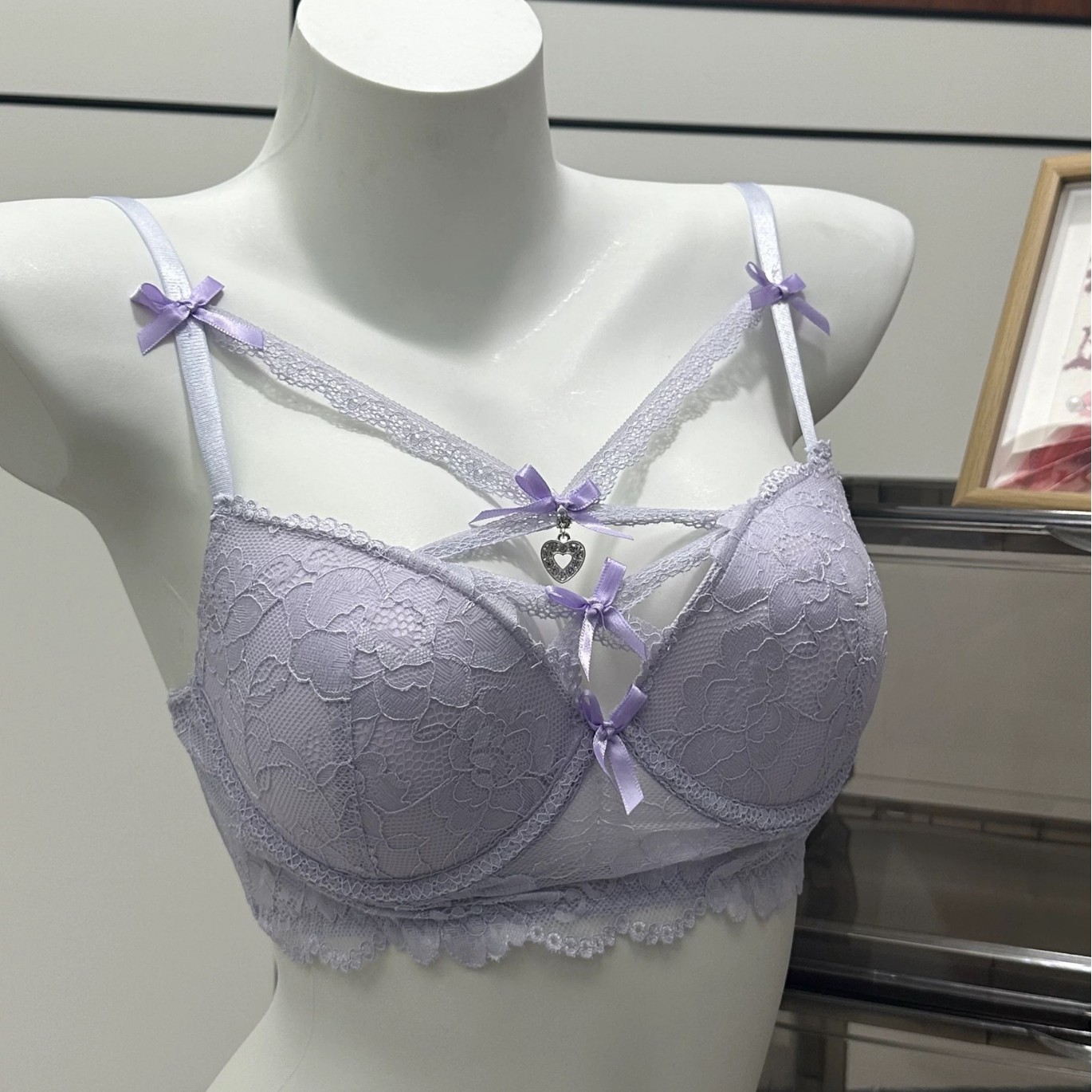 Ventas directas de fábrica comercio electrónico transfronterizo Sudeste de Asia Vietnam Tailandia damas burbujas encaje pecho pequeño recogido sujetador Tovin