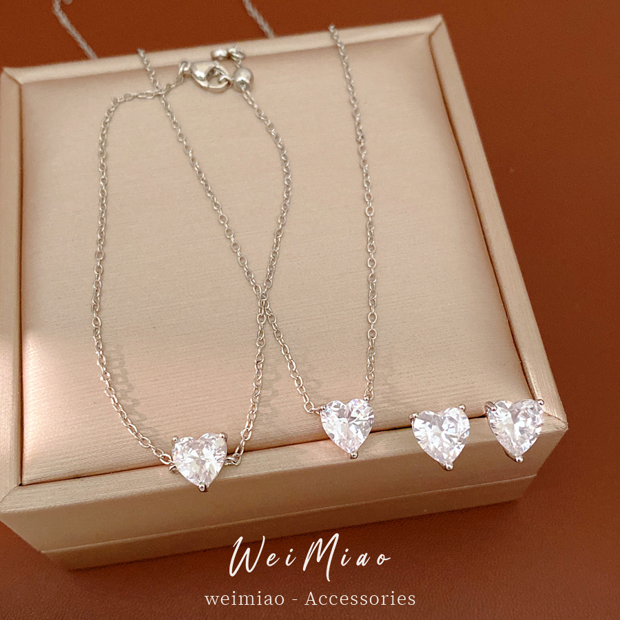 El estilo minimalista de la piedra del amor collar ligero lujo nicho cadena de clavícula personalidad temperamento de moda alta sensación conjunto de joyería