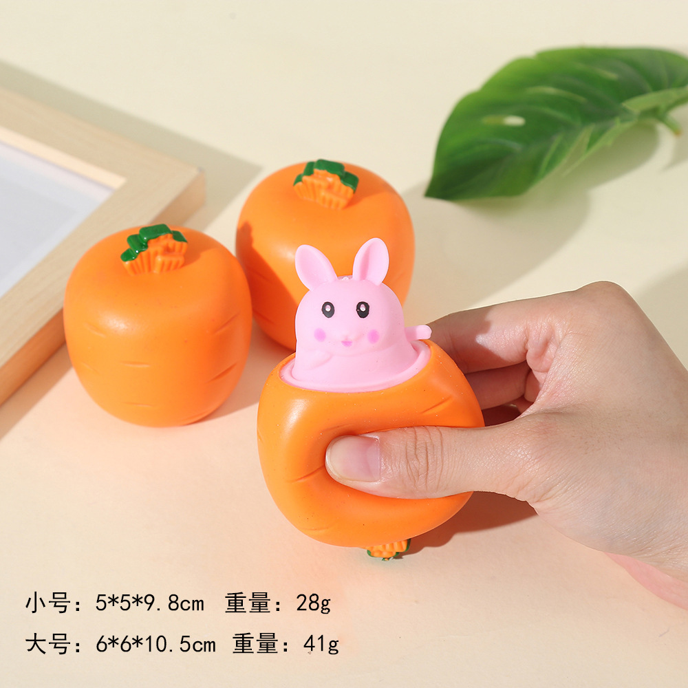 Large carrot squeeze cup