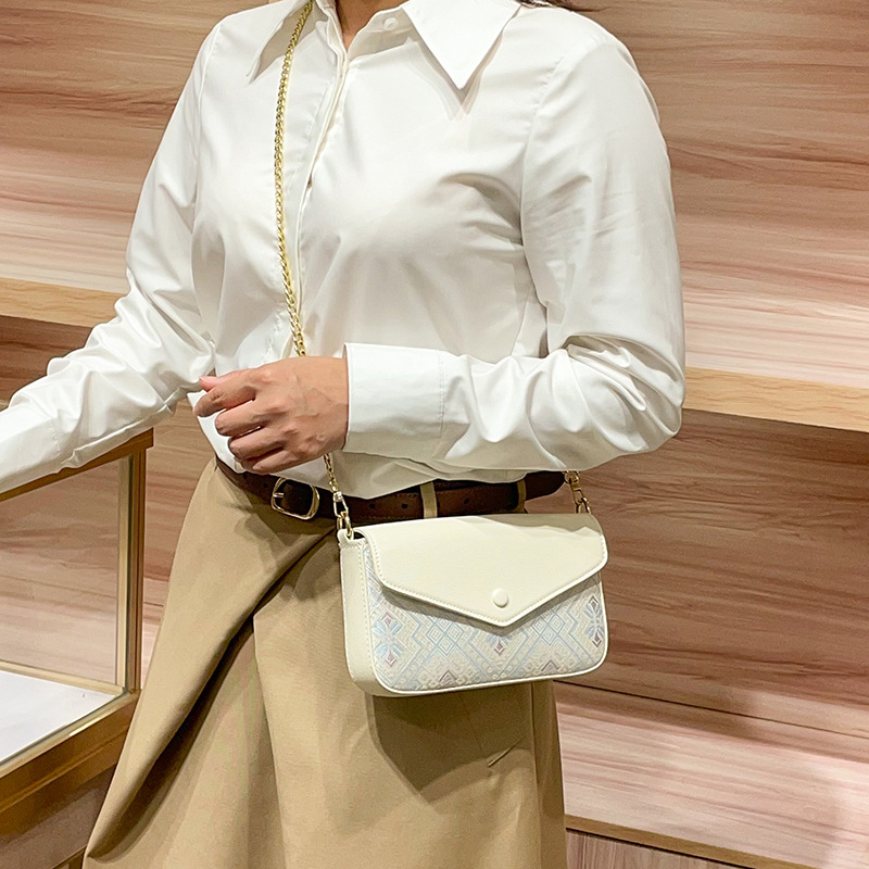 Guangxi's Intangible Cultural Heritage Zhuang Brocade Ethnic Style Popular Envelope Bag 2026 Retro Single-Shoulder Casual Versatile Crossbody Underarm Women's Bag