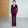 修身气质秋季职业办公服